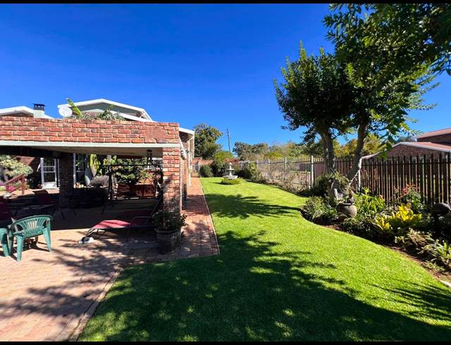 4 BEDROOM HOUSE FOR SALE IN VAAL MARINA